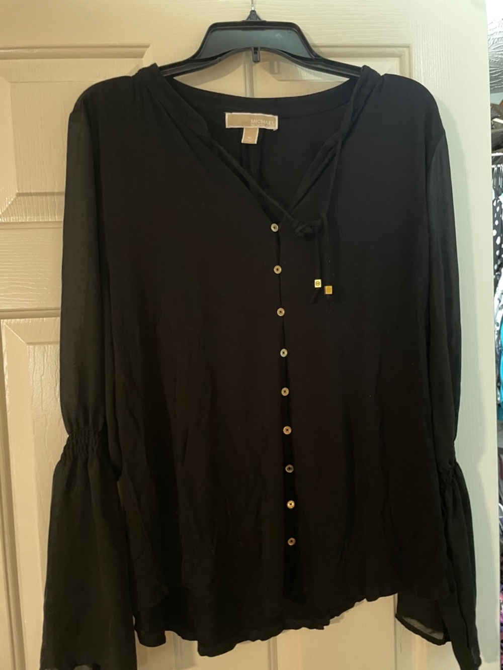 MICHAEL Michael Kors Black Button-Front Tie V-Neck Blouse XL Classy Gold Accents